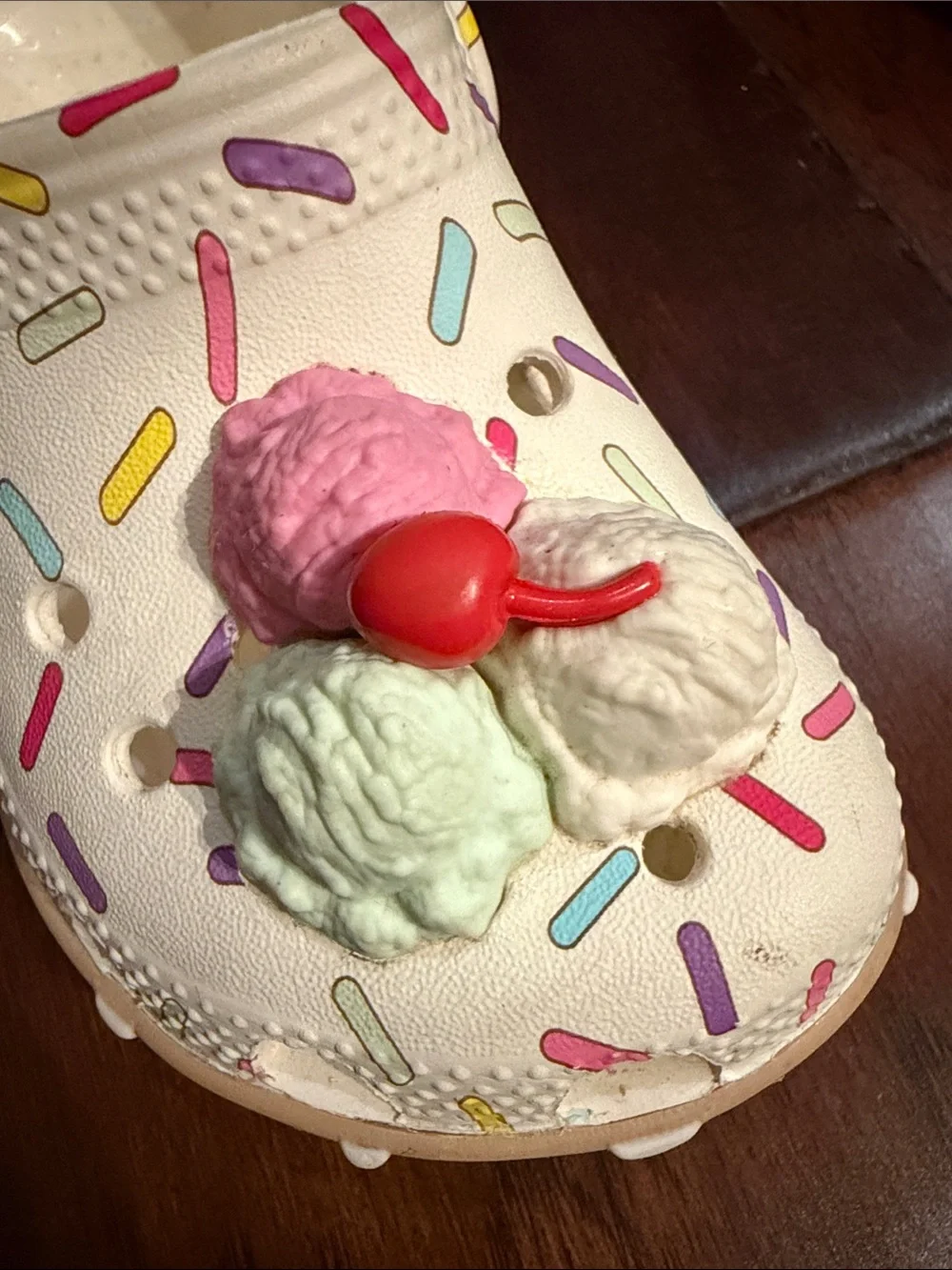 CROCS cream kids